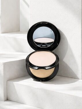 La Mei La Black Compact